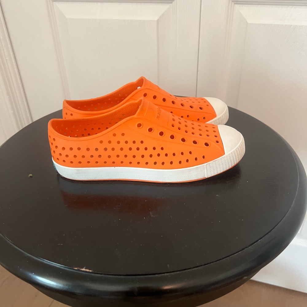 Kids Orange Native Shoes – Jefferson Slip-On Waterproof Sneakers - Picture 4 of 5